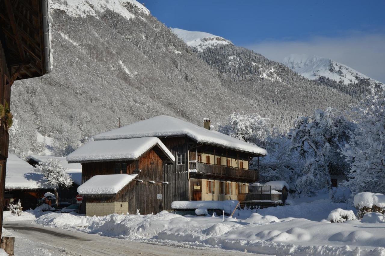 מונטריון Appartement Dans Chalet 5 Chambres 130 M2 Centre Village מראה חיצוני תמונה