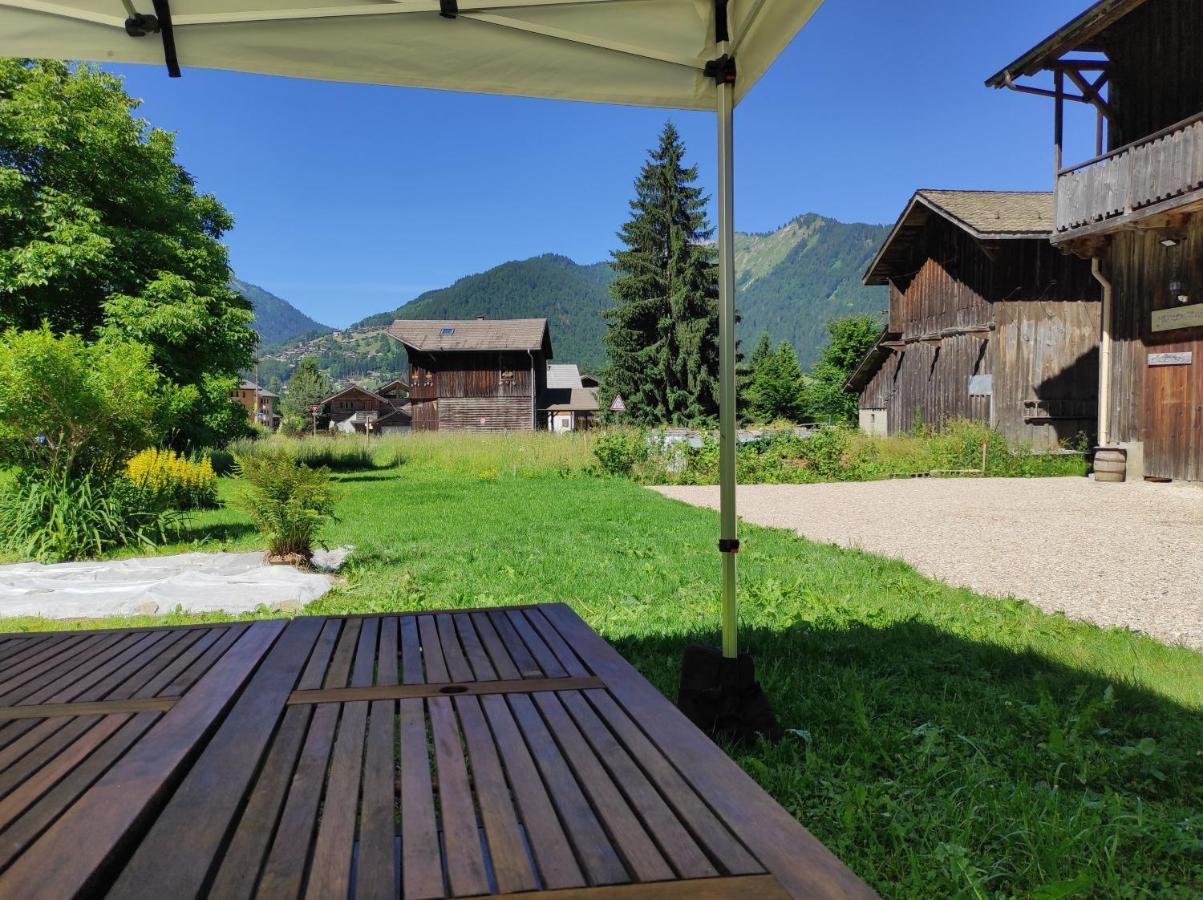 מונטריון Appartement Dans Chalet 5 Chambres 130 M2 Centre Village מראה חיצוני תמונה