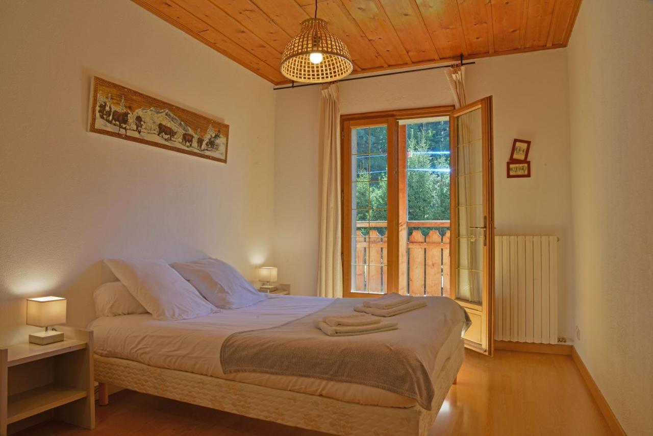 מונטריון Appartement Dans Chalet 5 Chambres 130 M2 Centre Village מראה חיצוני תמונה