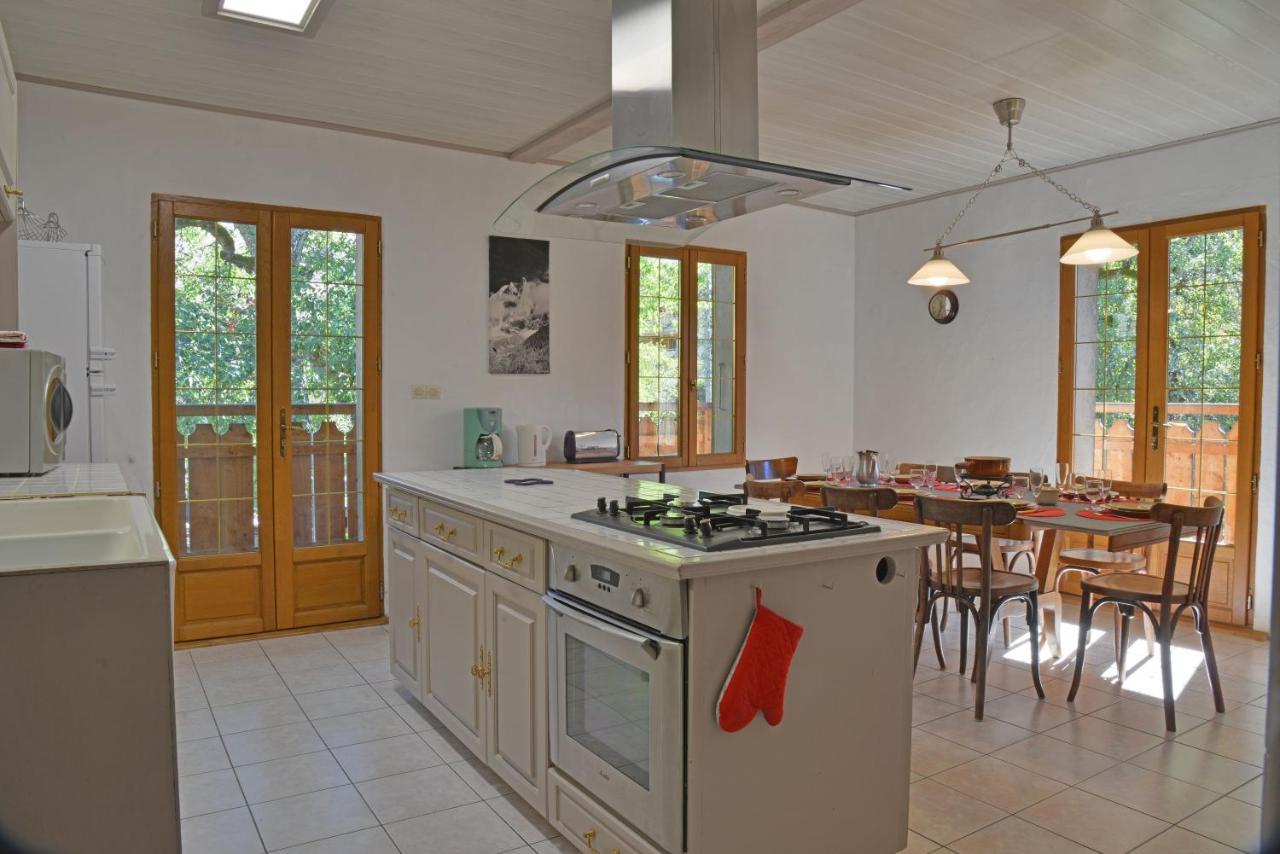 מונטריון Appartement Dans Chalet 5 Chambres 130 M2 Centre Village מראה חיצוני תמונה