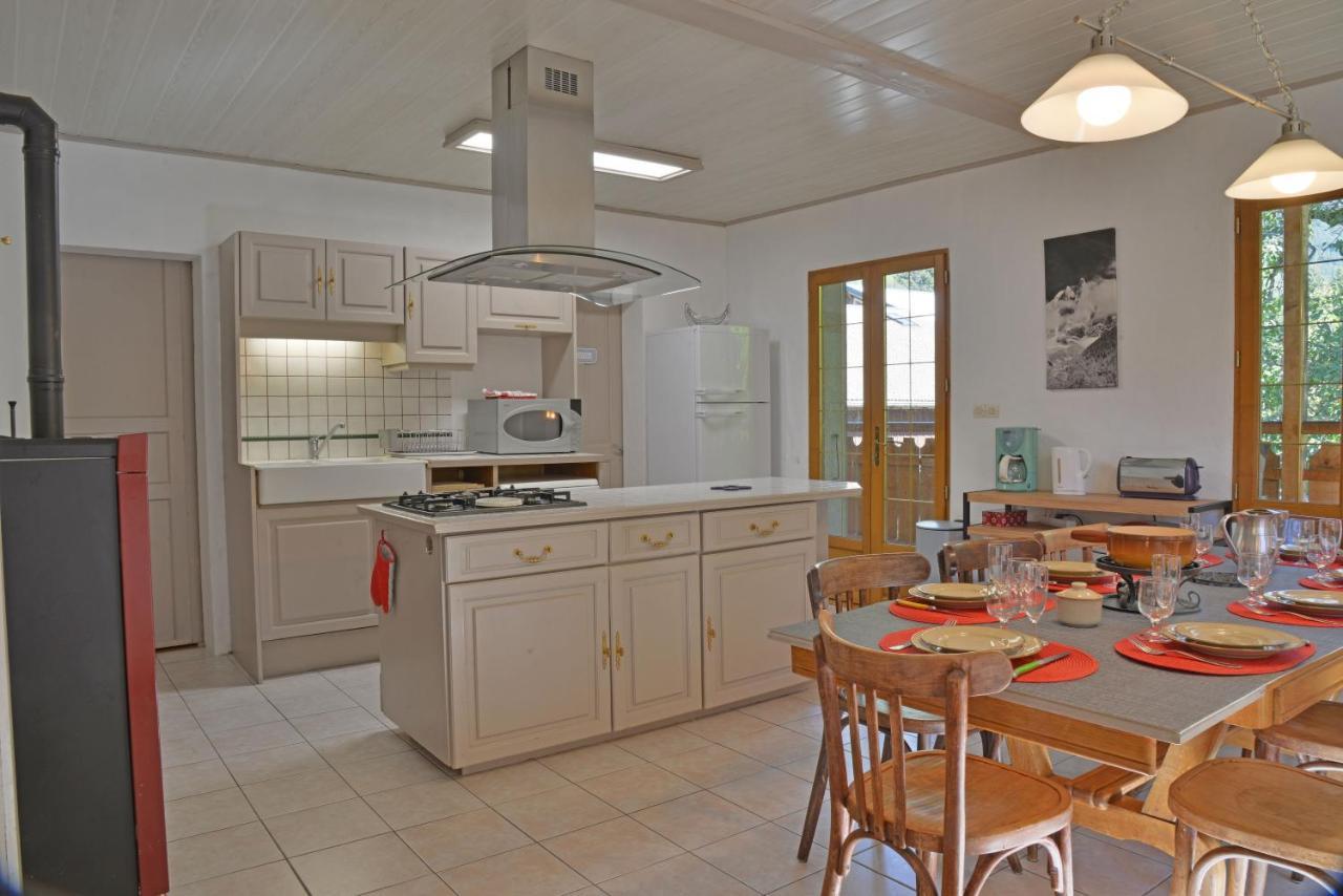 מונטריון Appartement Dans Chalet 5 Chambres 130 M2 Centre Village מראה חיצוני תמונה